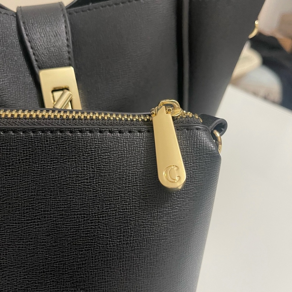 Bag set. Multi use crossbody handbag makeup bag clutch. - Picture 9 of 13